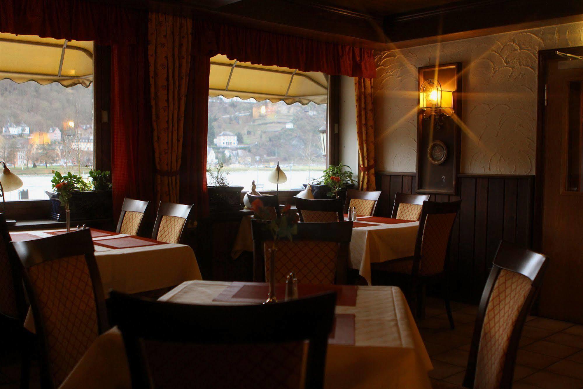 Pohl'S Rheinhotel Adler Sankt Goarshausen Exterior photo
